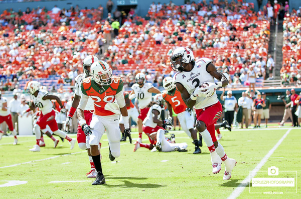 Miami DB Corn Elder chase down Cincinnati WR Johnny Holton