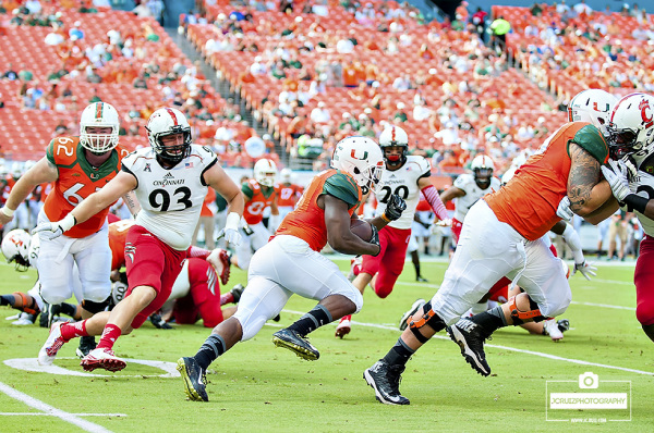Duke Johnson breaks off a 80 yard touchdown run