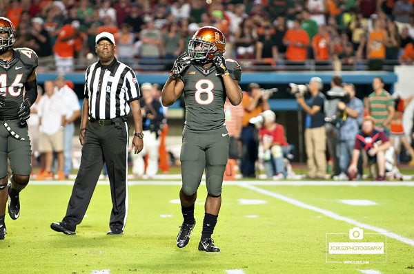 Miami RB #8 Duke Johnson gets ready to take the field for the first time