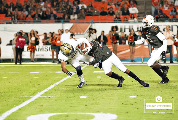 Corn Elder tackles Tyler Boyd