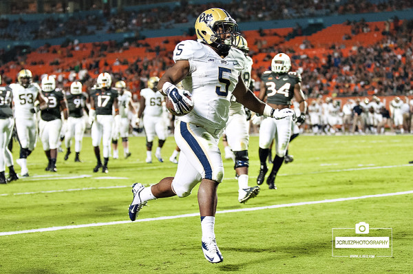 Chris James scores a touchdown