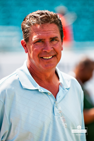 Miami Dolphins great Dan Marino watches Hurricanes warmups