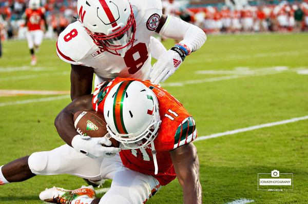 Rashawn Scott hauls in a pass