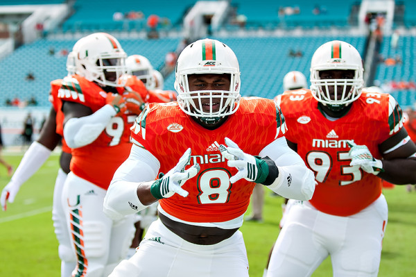 Al-Quadin Muhammad runs through drills