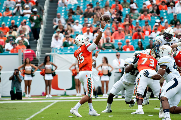 Hurricanes QB, Brad Kaaya, throws a pass in the 1st quarter