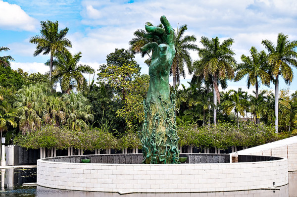 holocaust memorial miami beach