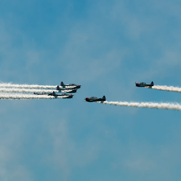 geico skytypers perform-aerial tricks