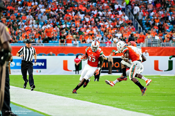 Stacy Coley blocks for Christopher Herndon