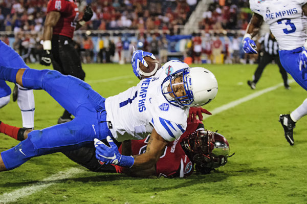 Tony Pollard, Memphis WR, scores a touchdown