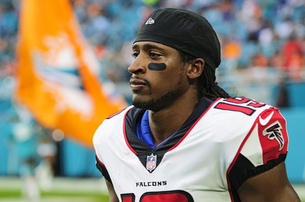 Falcons WR, #19 Andre Roberts, gets ready for the game to start