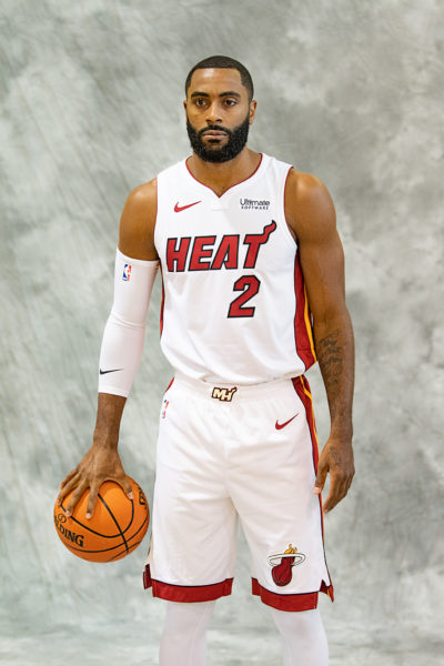 Wayne Ellington has his picture taken