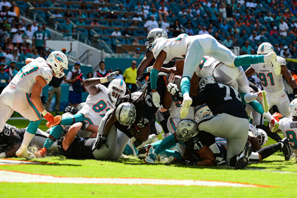 Oakland Raiders running back Marshawn Lynch (24) touchdown