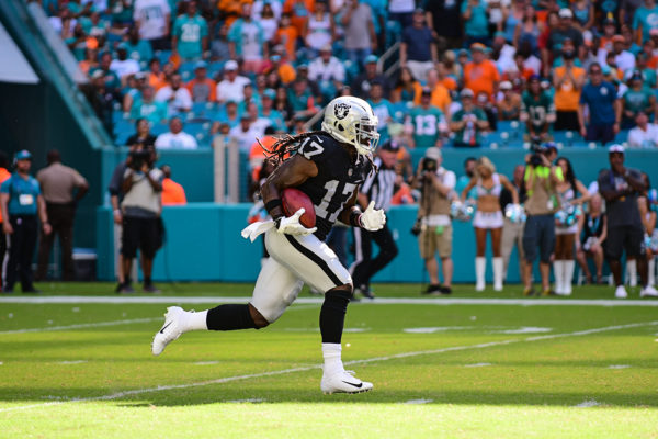 Oakland Raiders wide receiver Dwayne Harris (17) returns a kickoff