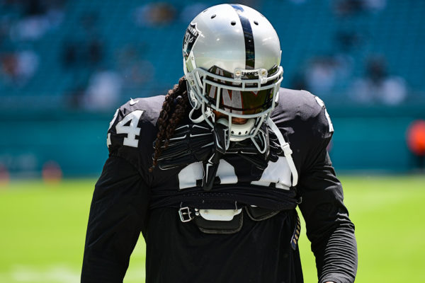 Oakland Raiders running back Marshawn Lynch (24)