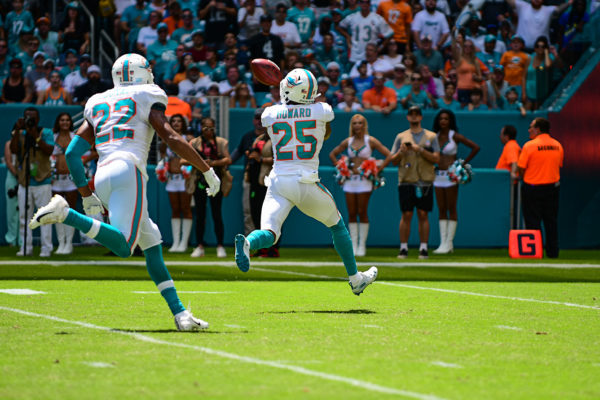 Miami Dolphins cornerback Xavien Howard (25) with the interception