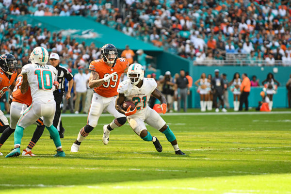 Miami Dolphins running back Frank Gore (21)