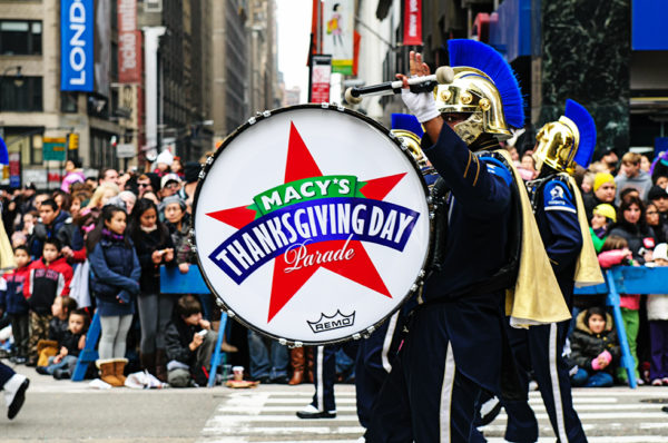 Macys thanksgiving day parade marching bands