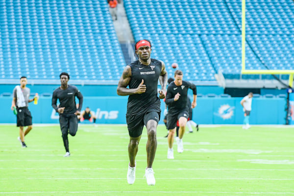 Julio Jones warming up